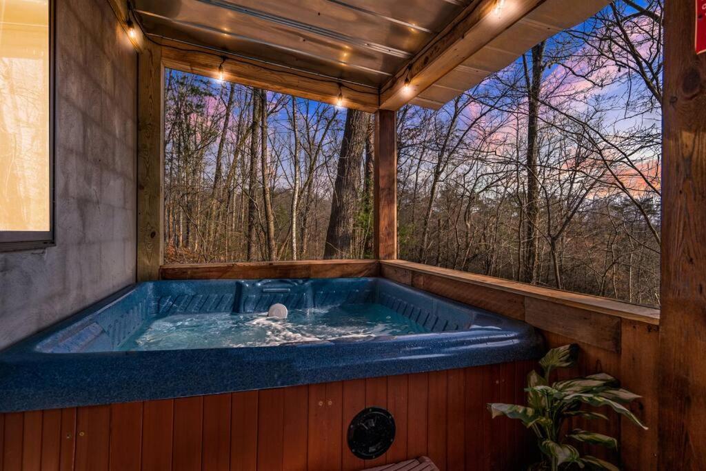 The Family Stone Luxe Cabin Sleeps 12 Hot Tub Dogfriendly Dollywood Pigeon Forge Exteriér fotografie