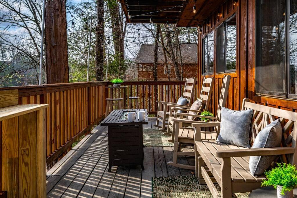 The Family Stone Luxe Cabin Sleeps 12 Hot Tub Dogfriendly Dollywood Pigeon Forge Exteriér fotografie
