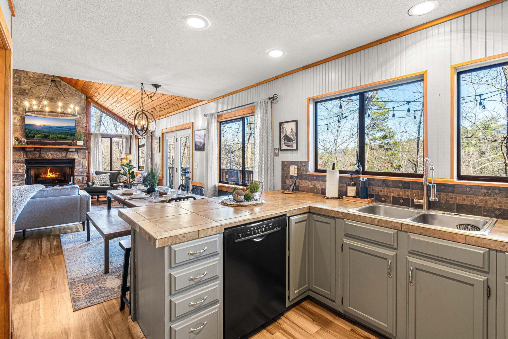 The Family Stone Luxe Cabin Sleeps 12 Hot Tub Dogfriendly Dollywood Pigeon Forge Exteriér fotografie
